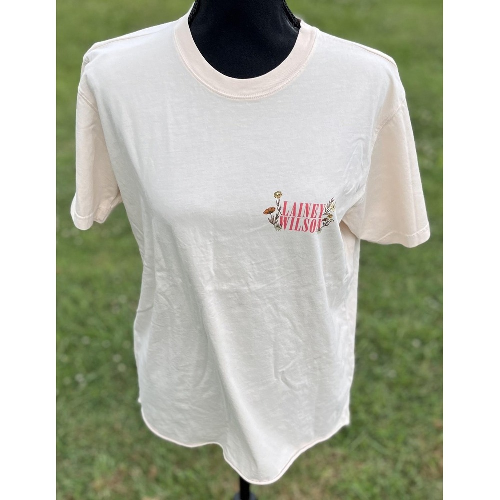 Lainey‎ Wilson Shirt Womens Large I Got A Heart Like A Truck Country Tour Tee